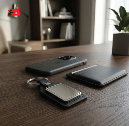 BLACK KEYHOLDER WITH SILVER SHOWPIECE