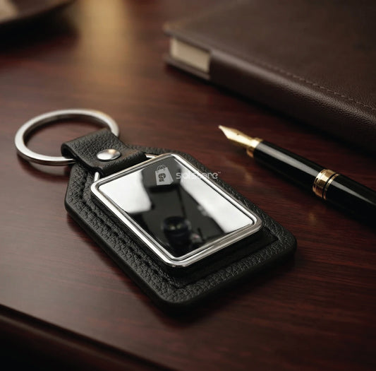 BLACK KEYHOLDER WITH SILVER SHOWPIECE